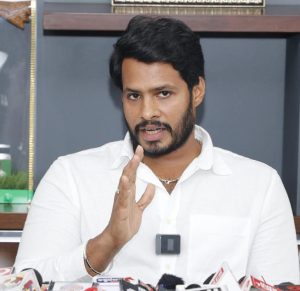 ರಾಜ್ಯ ಸರಕಾರ ಮೇಲೆ ವಾಗ್ದಾಳಿ; ಗ್ಯಾರಂಟಿ ನಿಲ್ಲಿಸುತ್ತೇವೆ ಎನ್ನುವುದು ಉದ್ದಟತನ: ನಿಖಿಲ್ ಕುಮಾರಸ್ವಾಮಿ nikhil kumarswamy