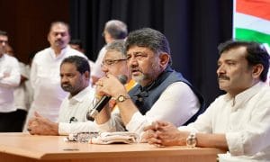 ಸೇವಾದಳ ಕಾರ್ಯಕರ್ತನಿಗೆ 25 ಸಾವಿರ ಸಹಾಯಧನ: ಡಿಸಿಎಂ ಡಿ ಕೆ ಶಿವಕುಮಾರ್ ಭರವಸೆ D K SHIVAKUMAR 1