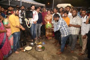 ಬಂಡೆ ಮಹಾಕಾಳಿ ಸನ್ನಿಧಿಯಲ್ಲಿ'ಸನ್ ಆಪ್ ಮುತ್ತಣ್ಣ'ನಿಗೆ ಕುಂಬಳಕಾಯಿ Pranam Devaraj